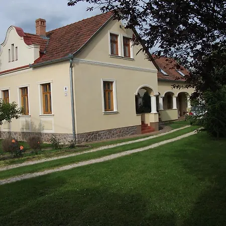 Faluszeli Tothek Vendeghaza Szentkozmadombja